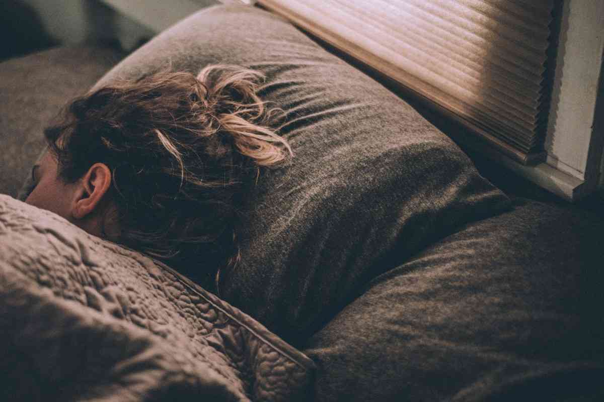 What does it mean to dream about someone