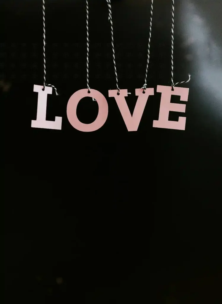 80 Timeless Romantic Love Quotes