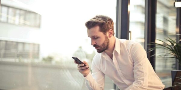 signs he doesn 't like you