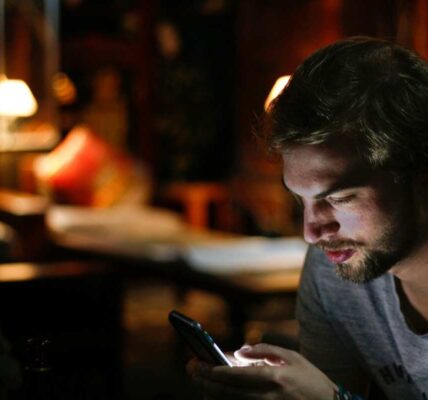 How to know if a guy is crushing on you through text?