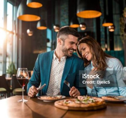 How to successfully date an older man?