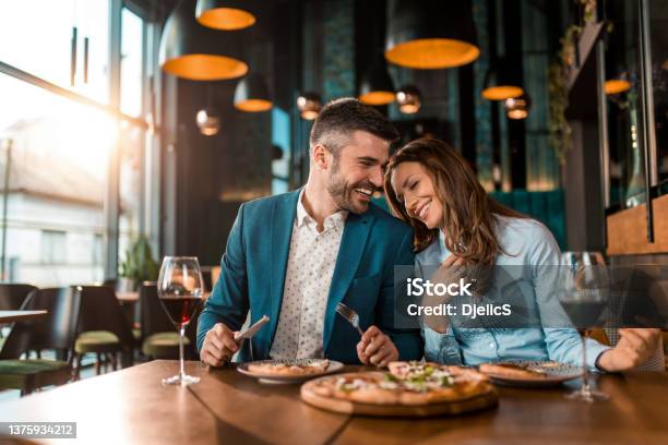 How to successfully date an older man?